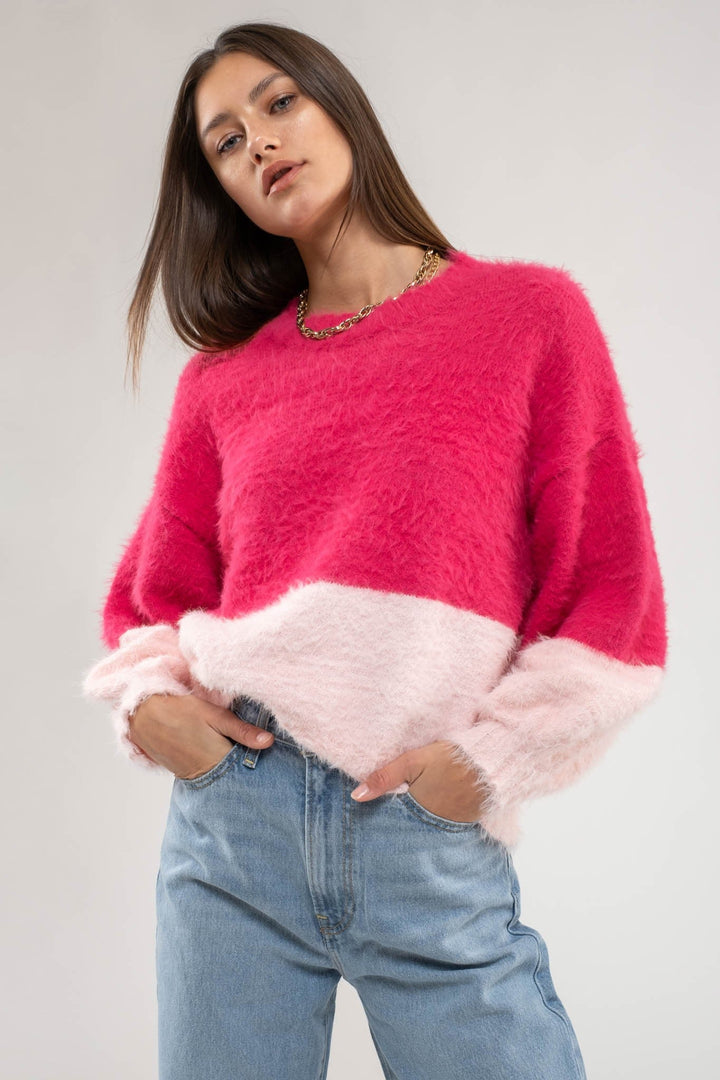 HORIZONTAL SPLIT FUZZY PULLOVER SWEATER