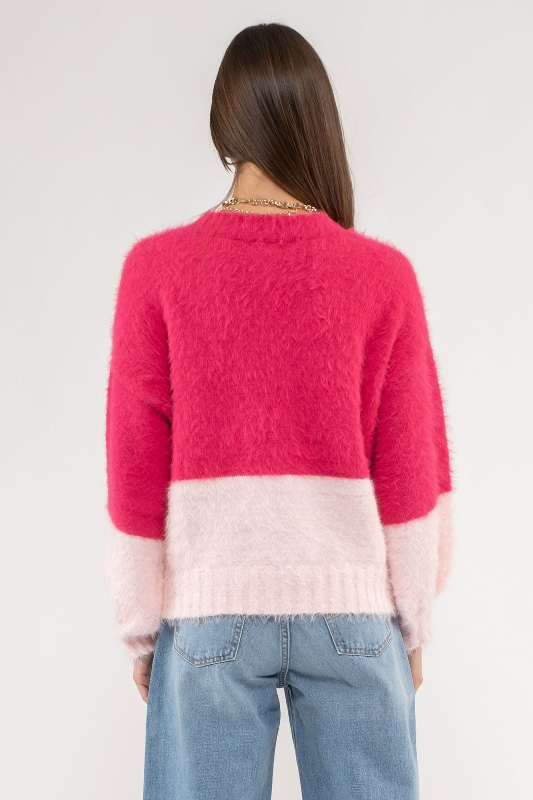 HORIZONTAL SPLIT FUZZY PULLOVER SWEATER